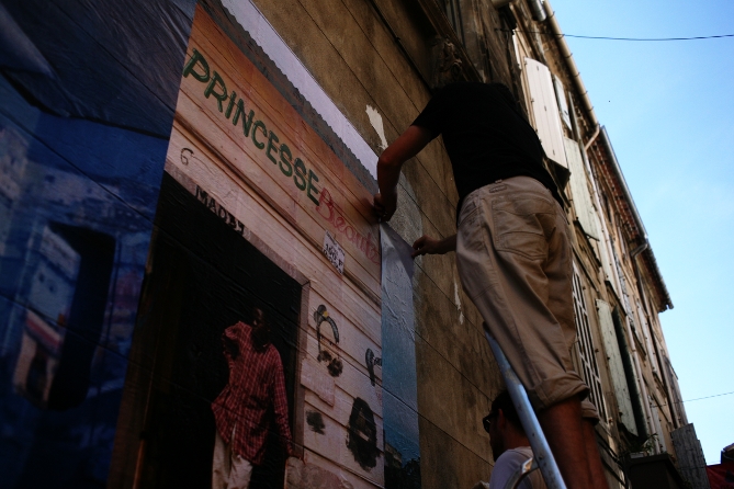 Popup Galeie in den Straßen von Arles